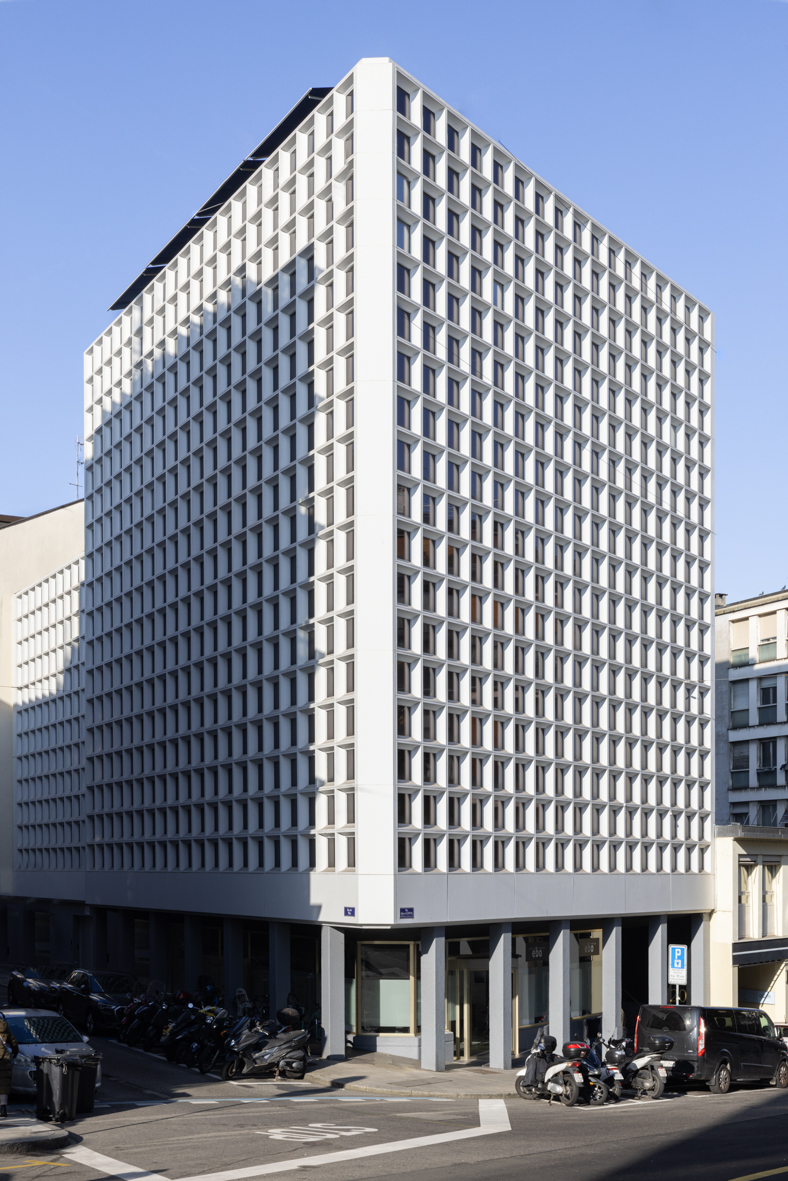Full facade of the Helvetadvisors building, Rue Adrien-Lachenal 20